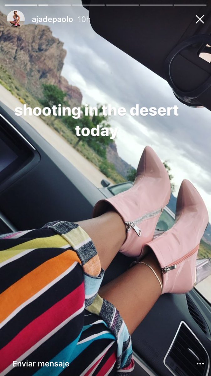 javiersinohuil's tweet photo. something is happening... #GoCallTheGovernor @britneyspears #BritneyLiveInConcert #BritneySpears #PieceOfMe https://t.co/EwkWXtN1nI