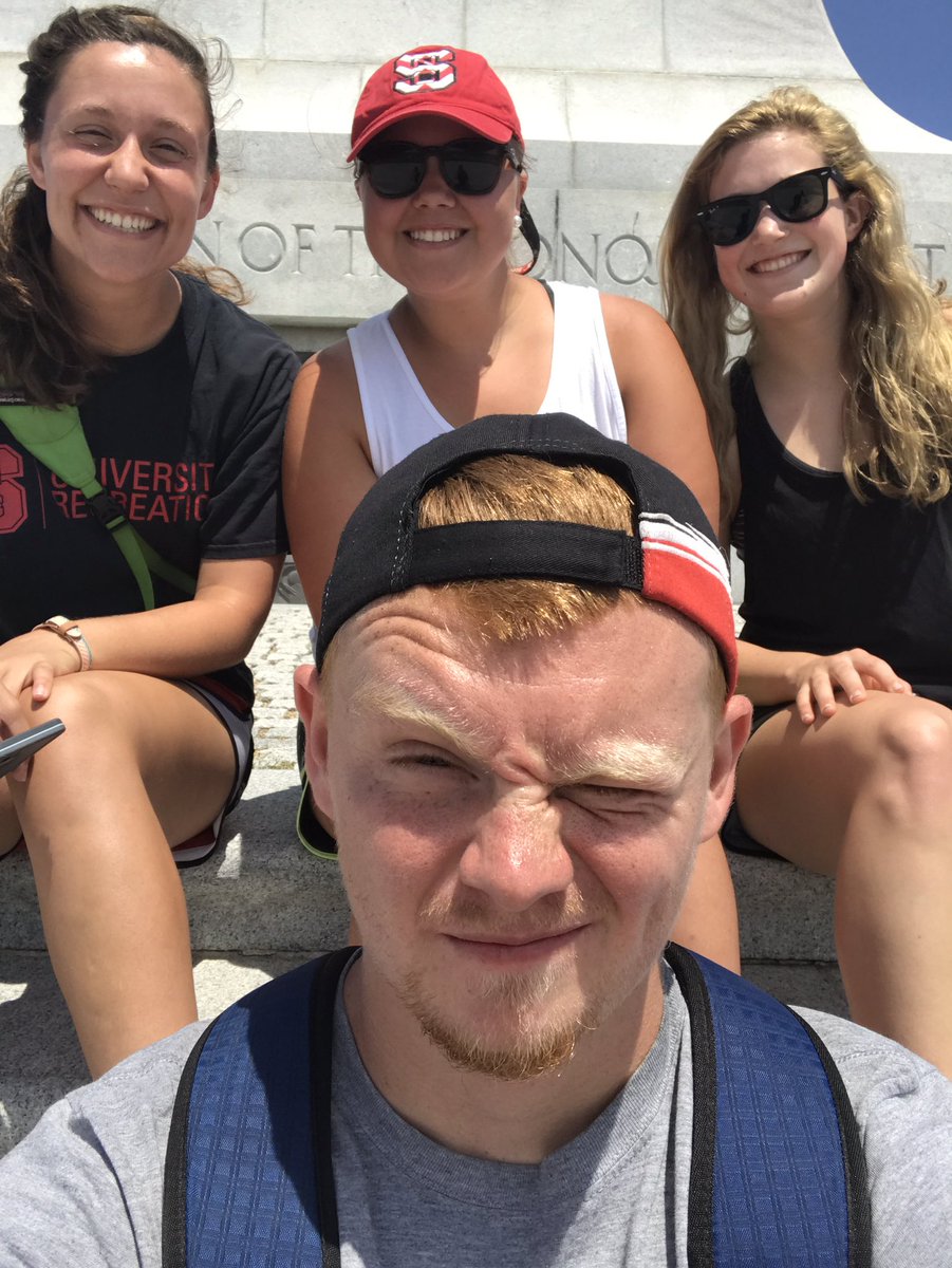 BrittanyKiser14's tweet photo. Enjoying the day at the Wright Brothers Memorial! #firstinflight #measfieldcourse https://t.co/ZVx3jJlFJe