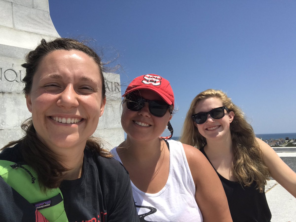 BrittanyKiser14's tweet photo. Enjoying the day at the Wright Brothers Memorial! #firstinflight #measfieldcourse https://t.co/ZVx3jJlFJe