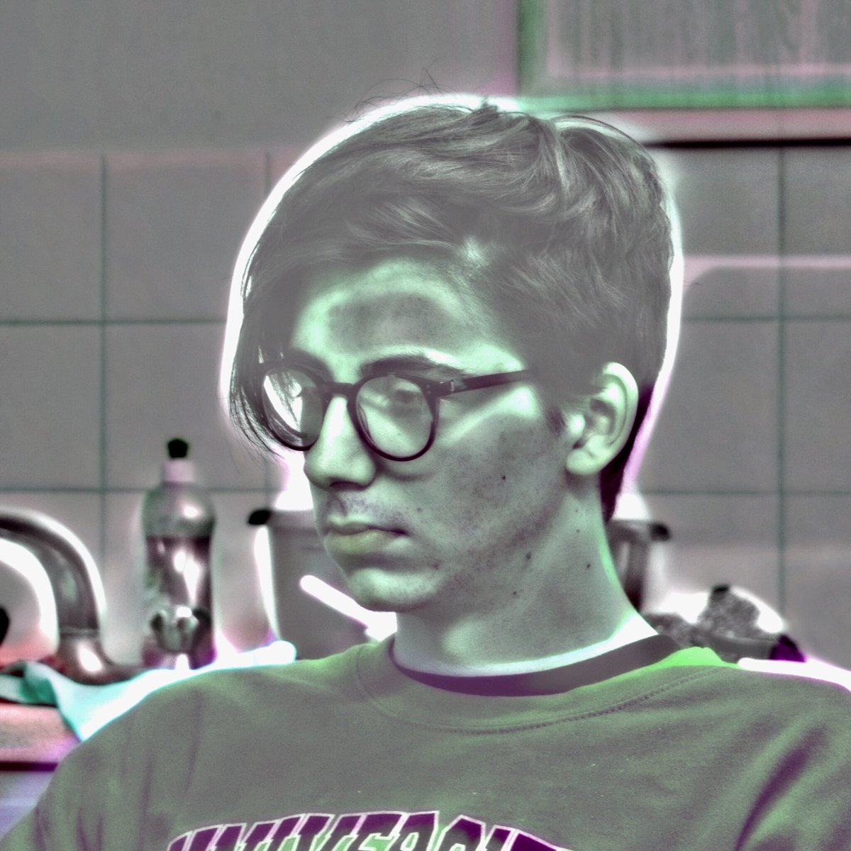 Smile, the EP is here 

soundcloud.com/pillgrinns/set…