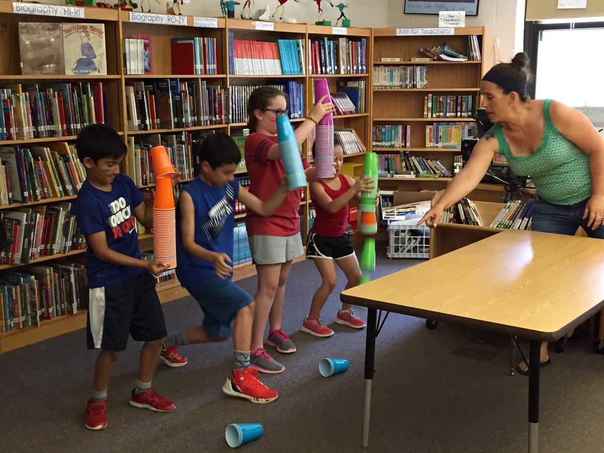 burnet_hill's tweet photo. Field day fun!! #FieldDay2017 #fieldday https://t.co/0j2517jG6W