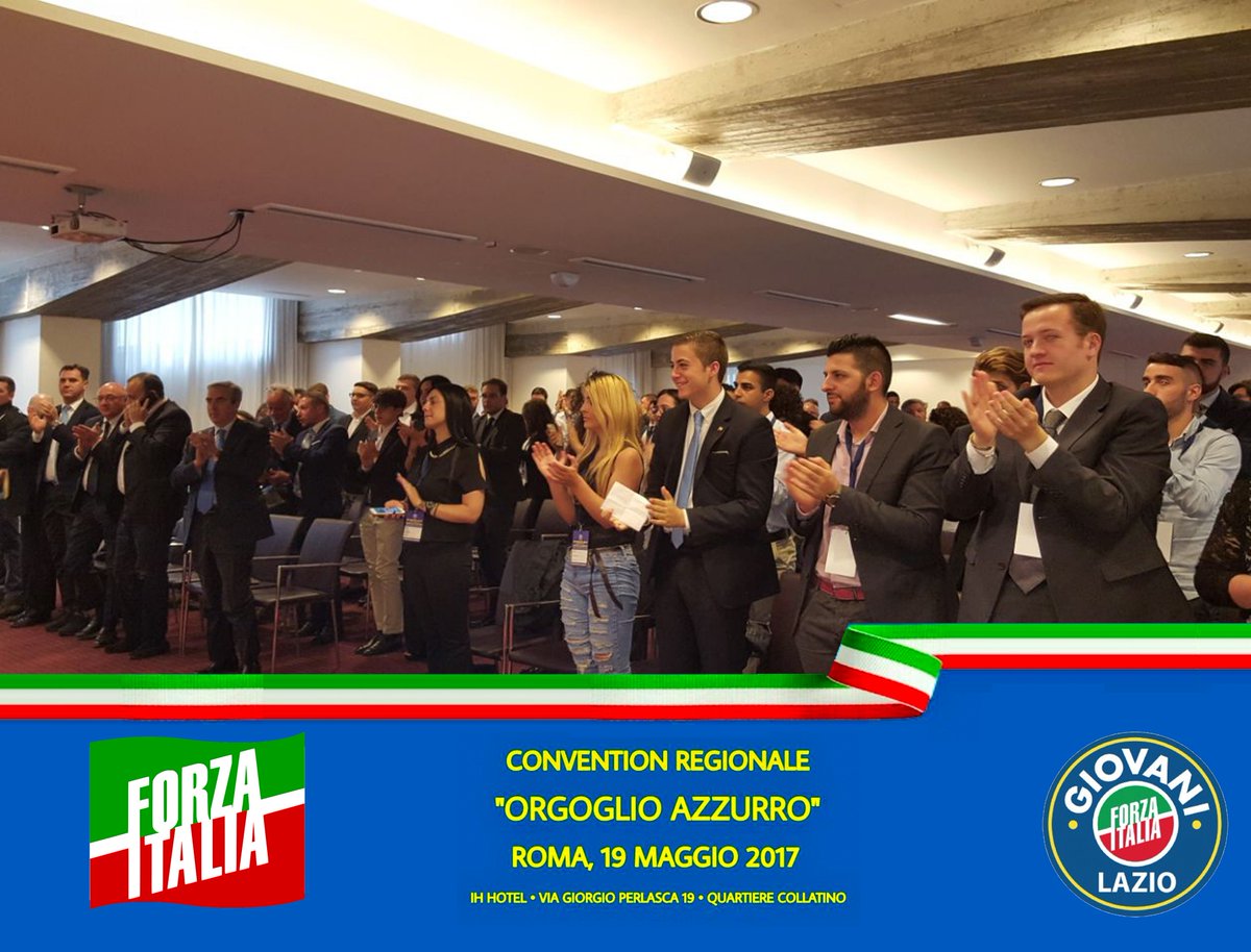 idee_italia's tweet photo. L'affetto dei giovani #azzurri per il Presidente #Berlusconi @FI_Giovani @forza_italia @AngieCalabria @LucaZaccari #orgoglioazzurro https://t.co/Q7vvfKnFrF