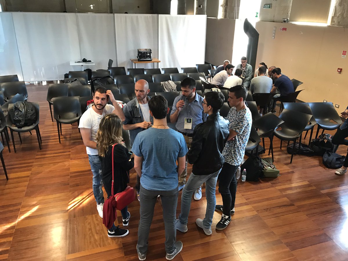 swlecce's tweet photo. #halfbaked #SWLecce i 5 gruppi dovranno inventare una #startup basandosi su 2 parole scelte. Chi sarà il più #creativo? https://t.co/JX5WNEF4AD