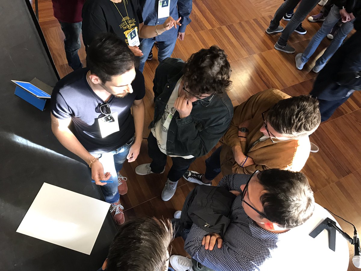 swlecce's tweet photo. #halfbaked #SWLecce i 5 gruppi dovranno inventare una #startup basandosi su 2 parole scelte. Chi sarà il più #creativo? https://t.co/JX5WNEF4AD