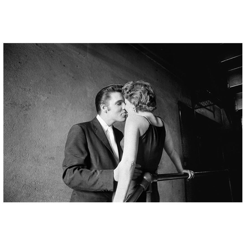 threeby_3's tweet photo. "The Kiss" at the Mosque Theater.

Moving on, but staying firmly with Elvis, today's 3x3 features the work of @alf… https://t.co/ODBwAPTpHq https://t.co/nuAYQWKn32