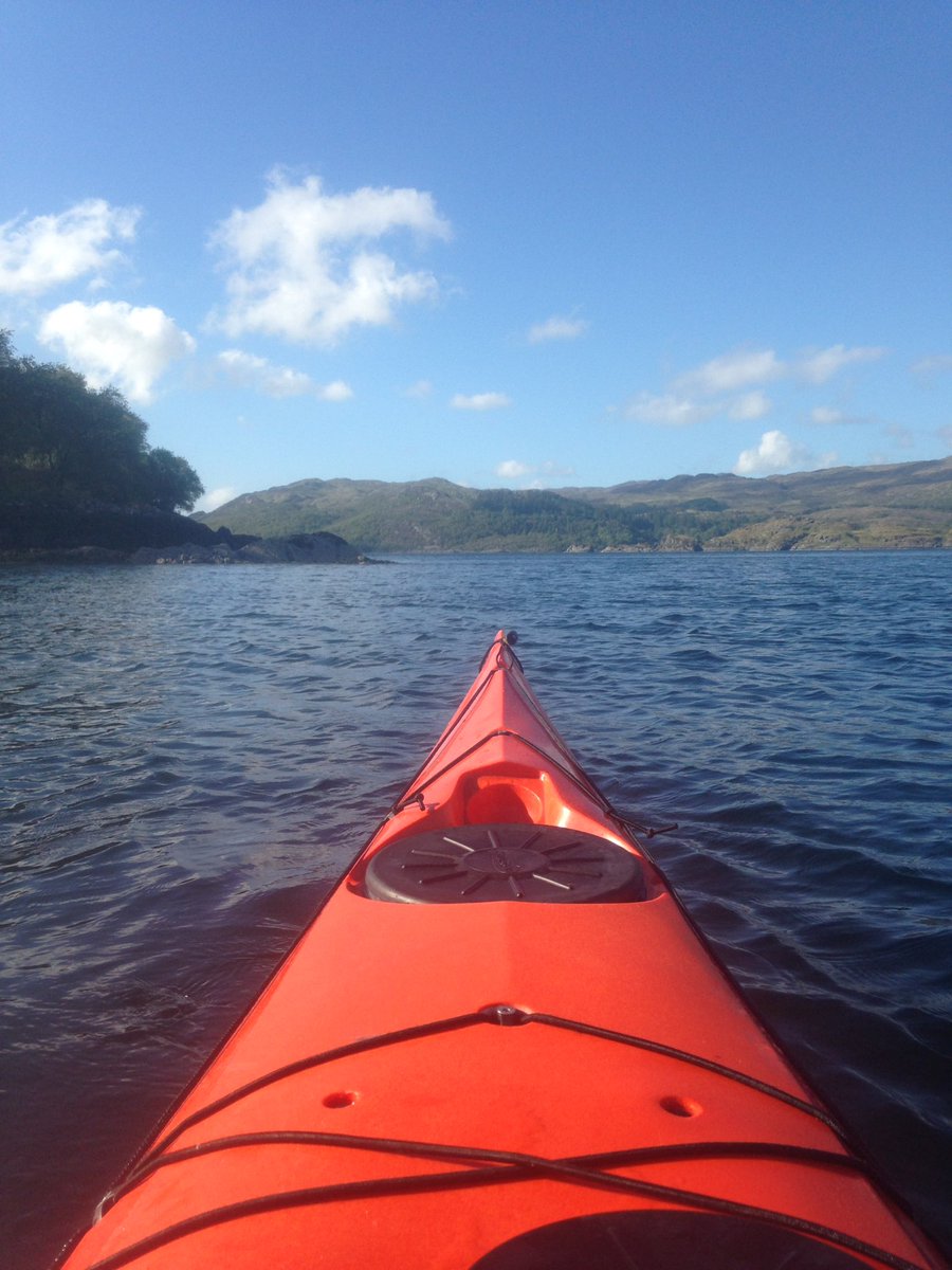 _annajgordon's tweet photo. Beautiful week sea kayaking and  only one picture to show for it... too busy enjoying the real thing! #lochsunart #seakayak #outdoored https://t.co/we09iFLPcM