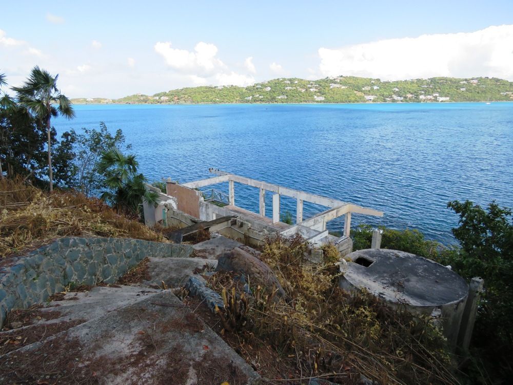 davidjonesvi's tweet photo. https://t.co/p1Ho6sSmeu

MAGENS BAY WATERFRONT HOME SITE

Spectacular location, private, one full acre, gated.  Foundation in place

$350K https://t.co/djaJbWI7Sf