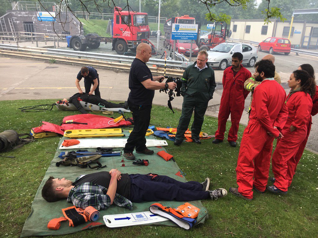 Obidoc's tweet photo. Splinting can be an essential part of 'C' -circulation management #Morethanbones @Ataccgroup @CheshireFire https://t.co/1dhjmBcNJg
