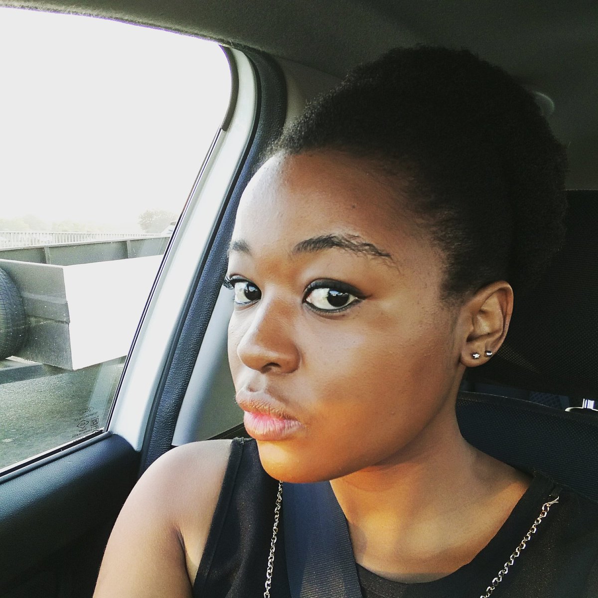 dee_kandy_'s tweet photo. #LongLiveNaturalHair https://t.co/C27GA2AhcN