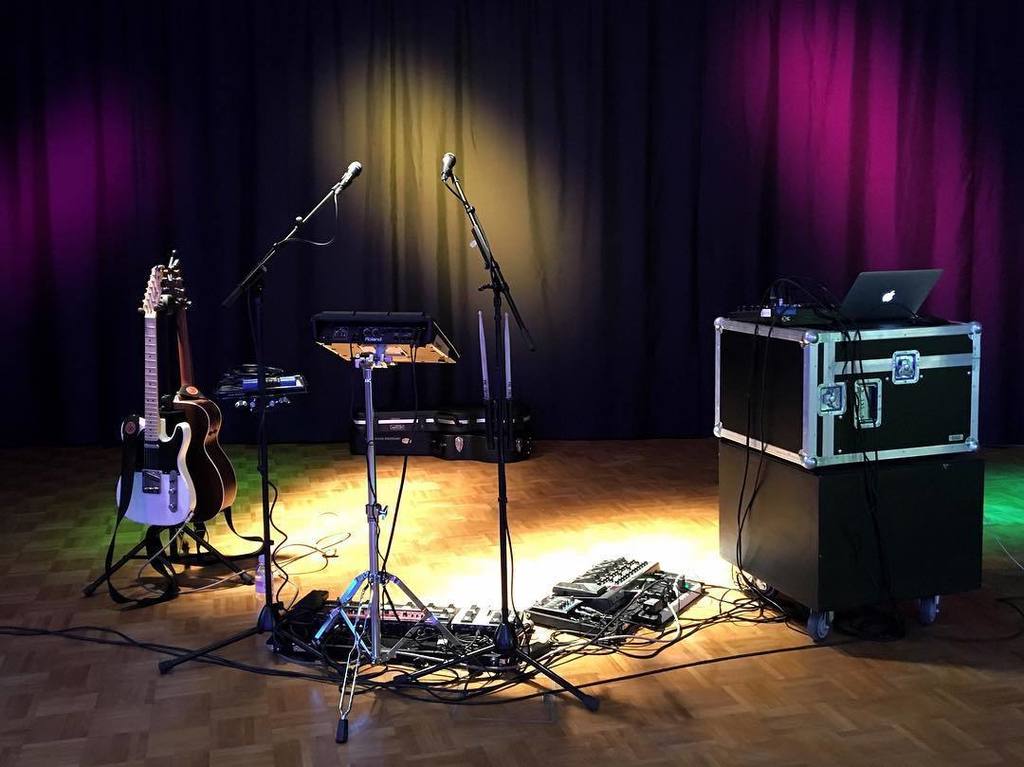 andymcsean's tweet photo. Stage is ready! Konzert für die #StiftungColumban im schönen Urnäsch. #OnTour #SoloGig #StageIsReady #tw https://t.co/Lb981jLUeE https://t.co/nOD8aoz5BL