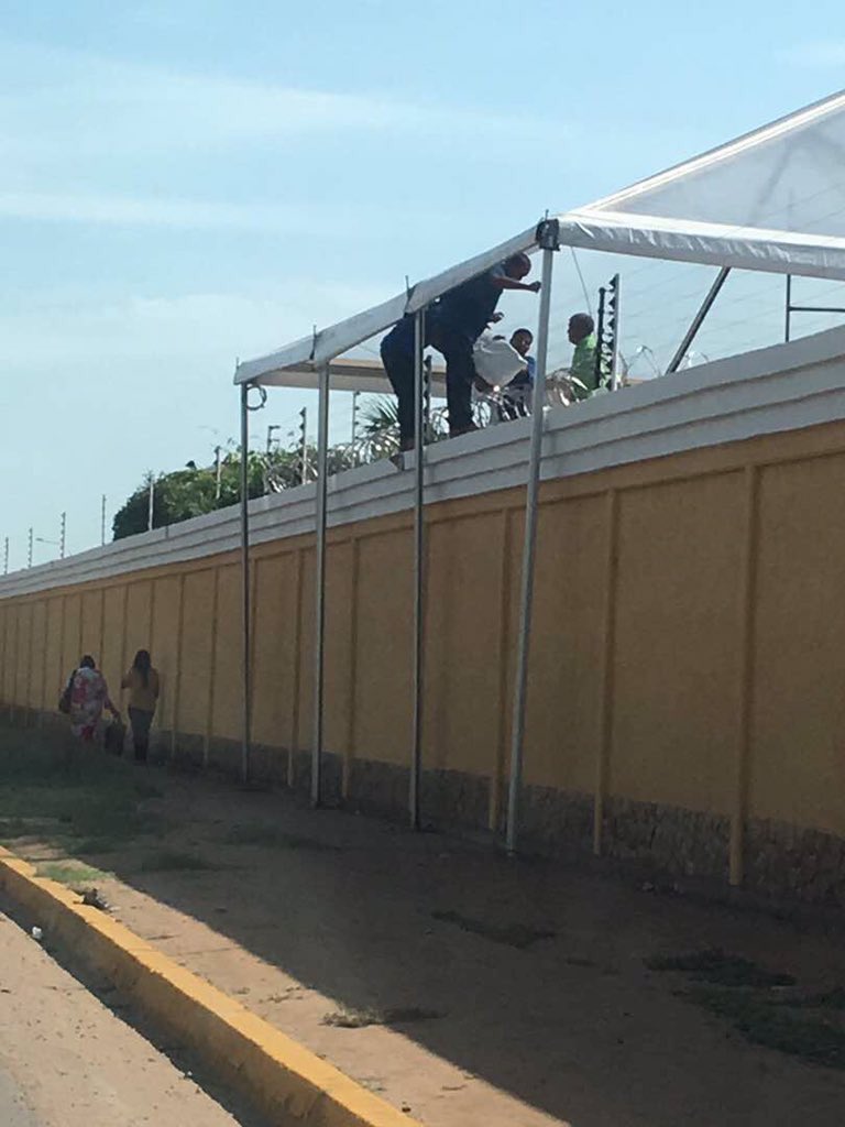 JensserMorales's tweet photo. Ya está casi todo listo para el #AriasParty. Este sábado se casa Javiela Arias, hija del gobernador Arias Cárdenas #Maracaibo https://t.co/NhdUWhPtOa
