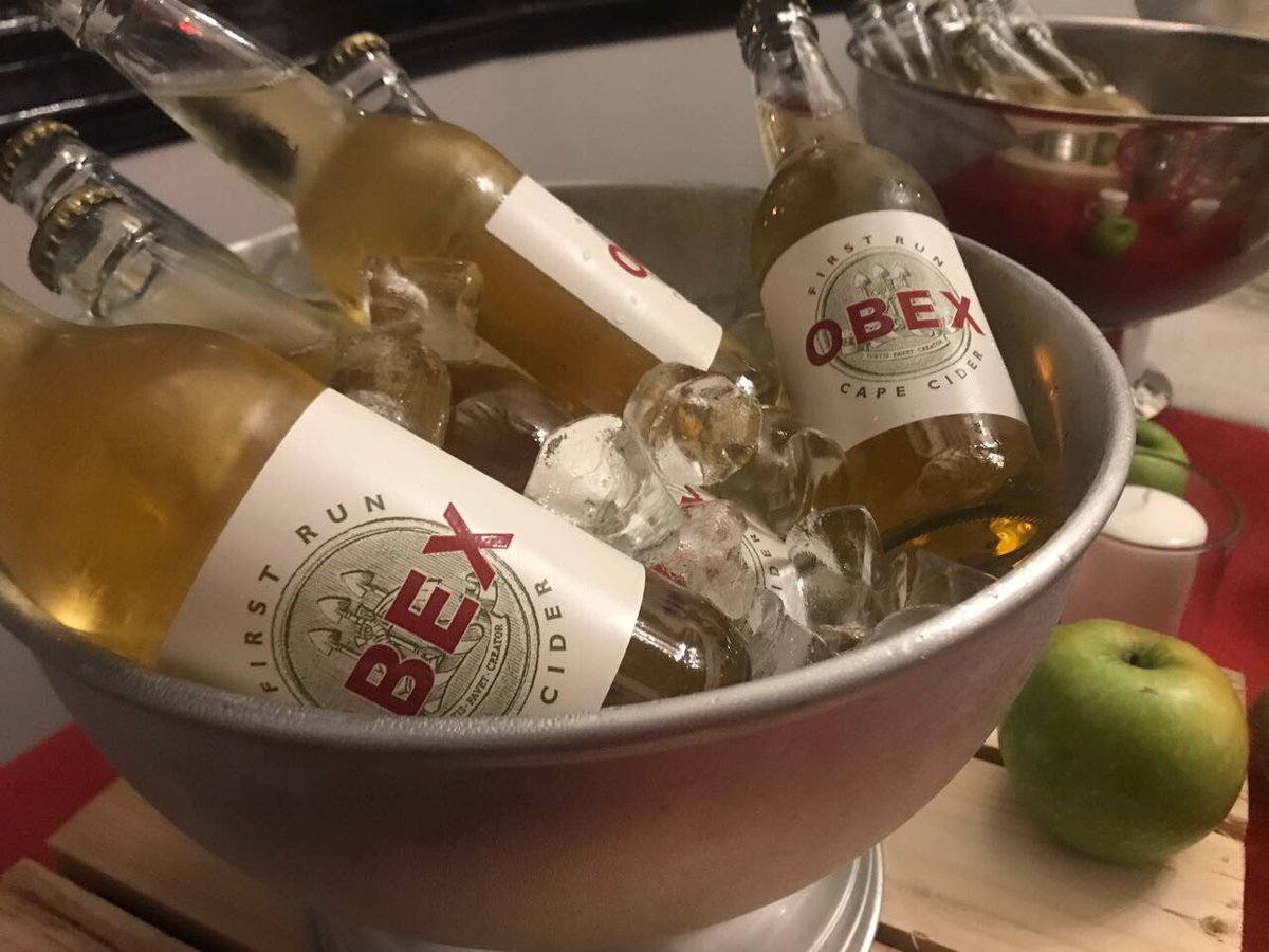 degrendelwines's tweet photo. Charles giving our guests a taste of OBEX cider at @The_Bromwell. https://t.co/fYROvytxx6
