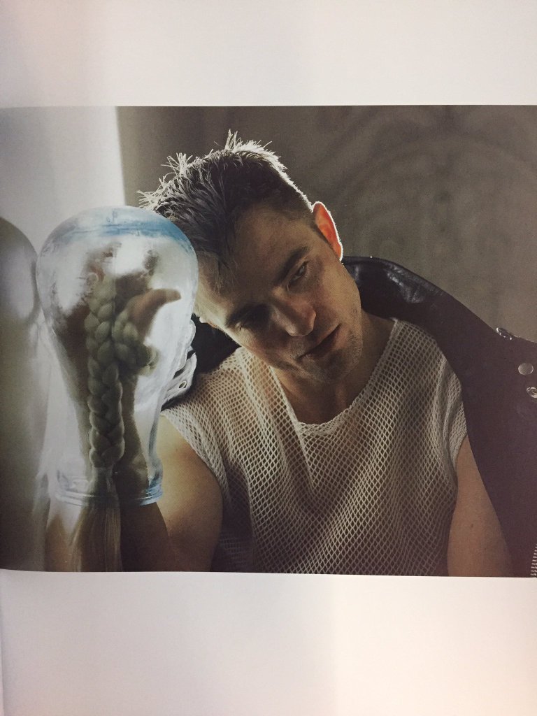 blondemel47's tweet photo. Really loving this one!!! #RobertPattinson  #CrashMag ❤❤❤❤ https://t.co/AvlcIijPS0