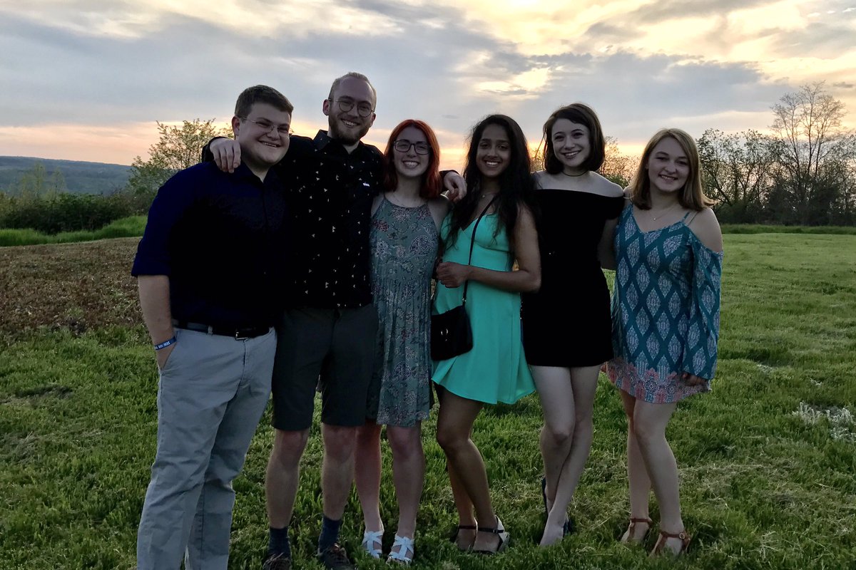 evansobkowicz's tweet photo. Had a great Senior Week with some awesome friends! Ready to graduate now. https://t.co/c4kZVhSdFd