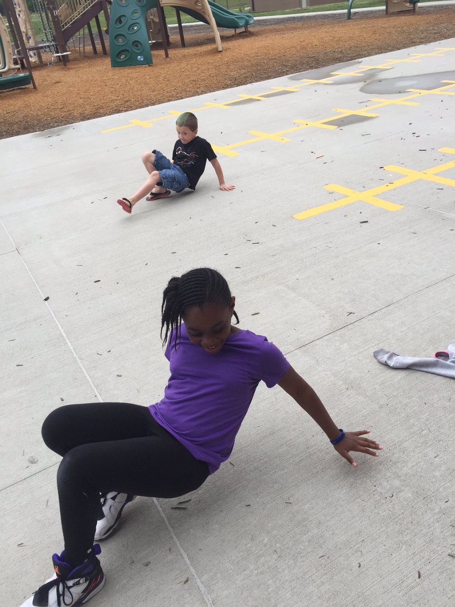 KSchultzSPE's tweet photo. We love hanging with our 3rd grade buddies! Today was our last day 💕@mshartmann_202 https://t.co/TNftLczIC3