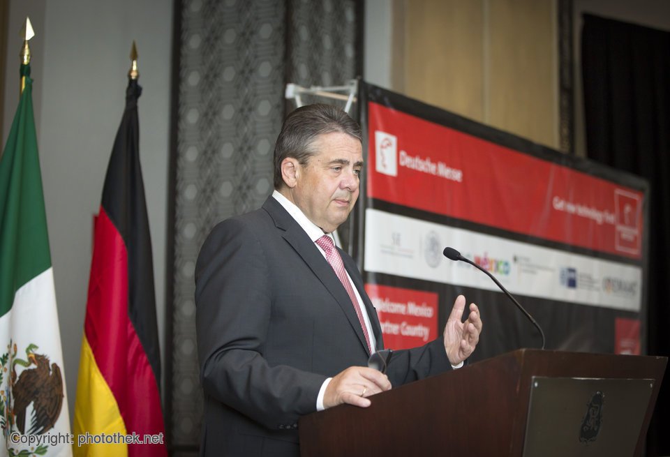 GermanyDiplo's tweet photo. FM @sigmargabriel attends official kickoff: As first Latin-American country ever, #Mexico will be partner country 2018 of @hannover_messe https://t.co/xpWE2K8GWY