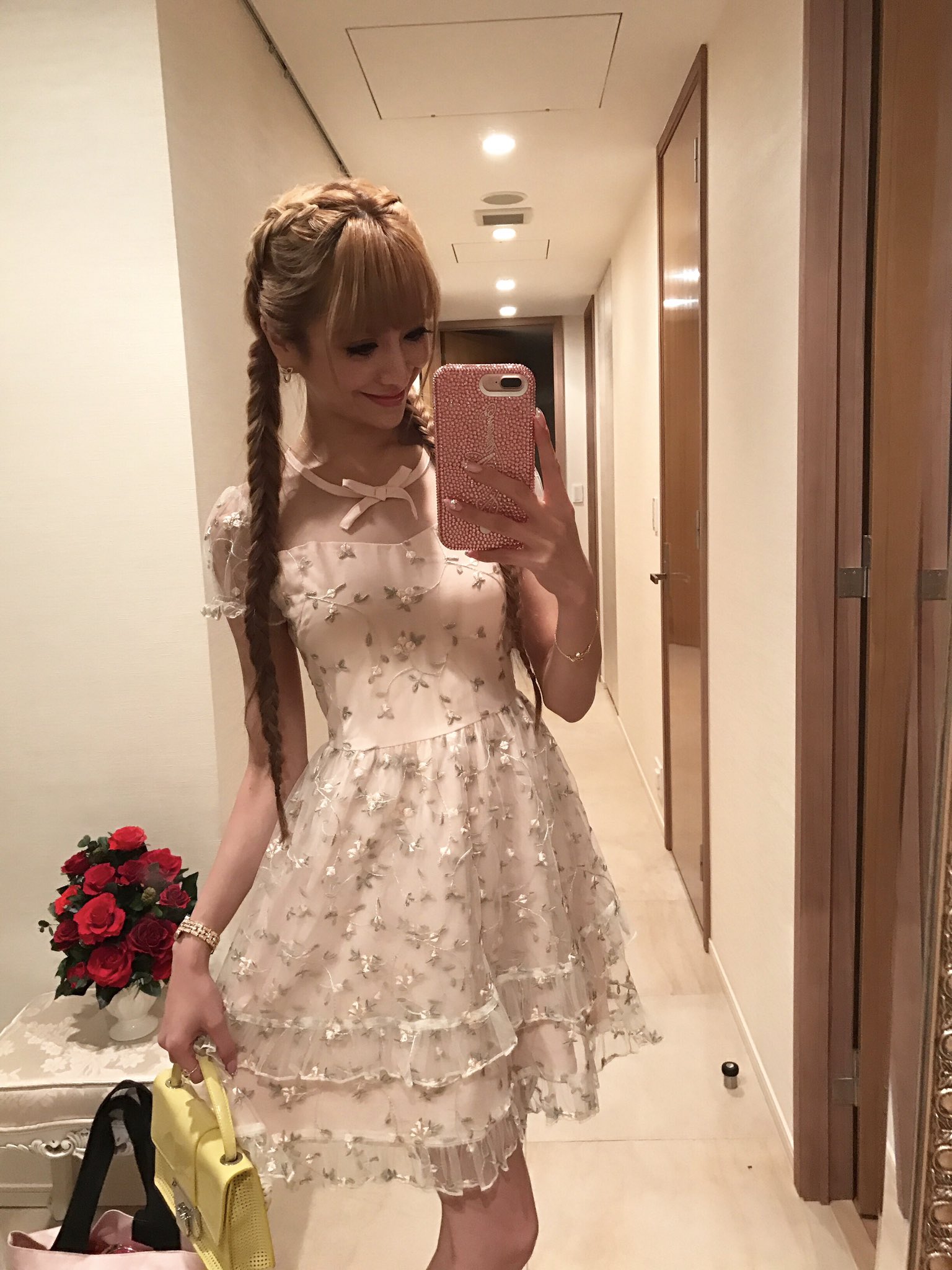 EmiriaWiz メゾンボーテ キャバ ドレス 花びらAngelR 愛沢えみり EmiriaWiz メゾンボーテ キャバ ドレス 花びらAngelR 愛沢えみり
