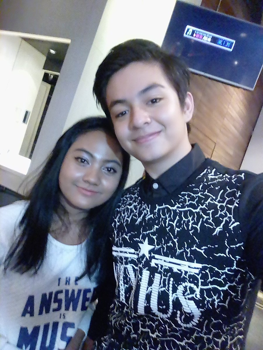 kittyyasa's tweet photo. With angga yunanda https://t.co/UkoUSpb4IY