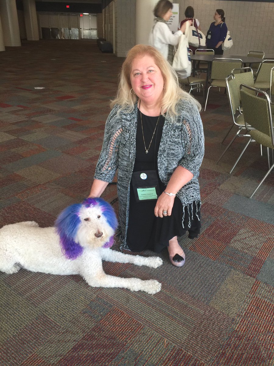 FreeRaisedPets's tweet image. #BlogPaws 2017 Debbie&apos;s new friend