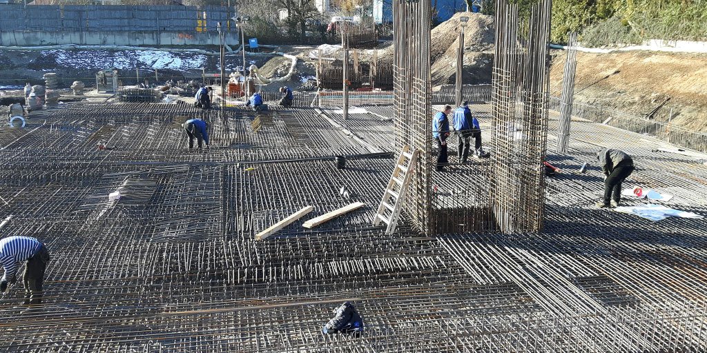 SMAQ_arch's tweet photo. A lot of steel! #Construction of apartment building in #Hannover , Germany designed by @SMAQ_arch continues. https://t.co/pjRzEZuBIG