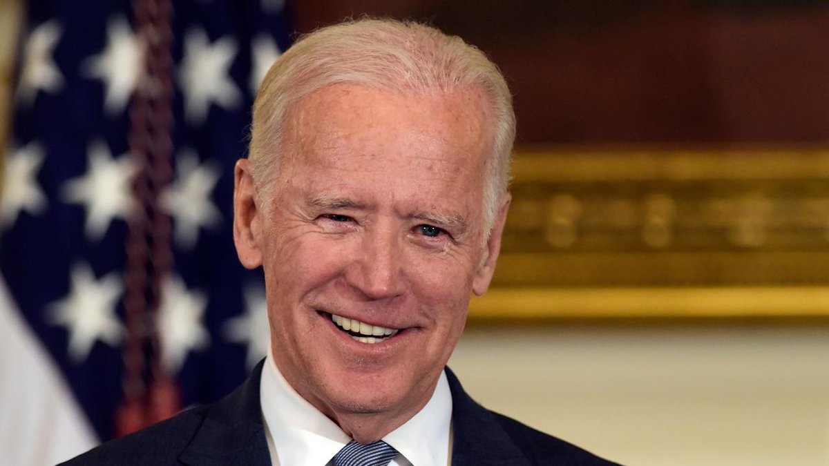 BIDEN KNOCKS CLINTON Ex-VP tells crowd Hillary wasn’t a ‘great candidate’ go.inews.photo/PBQbn2