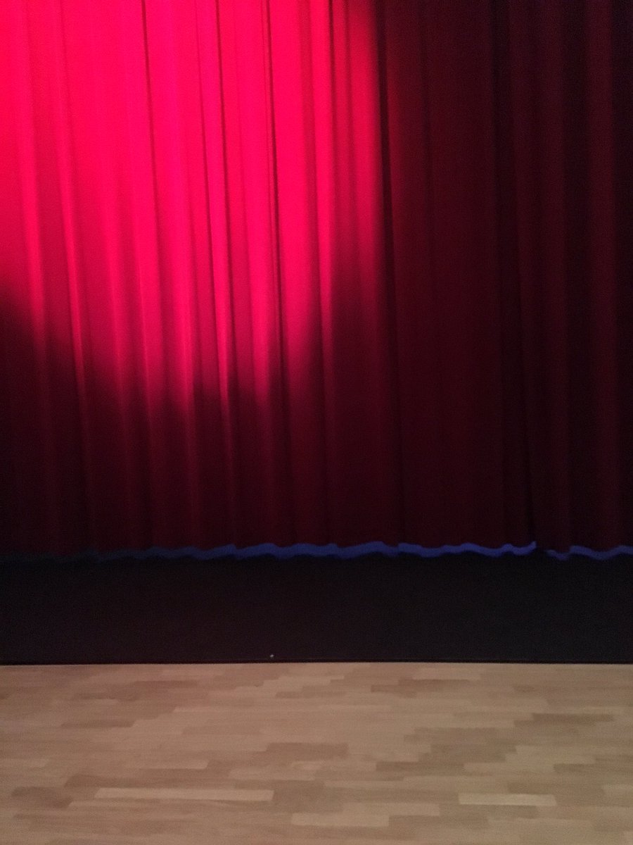 In afwachting van de eindvoorstelling van de Vereniging Muziek bouwt Bruggen op het Haarlem College.