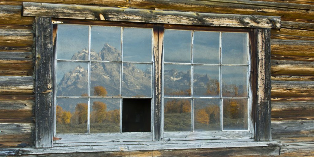 OutdoorPhotoMag's tweet photo. Join First Light in the Tetons to visit this iconic range and some hidden spots to shoot Sept. fall landscapes. https://t.co/3fsy5DmbaV https://t.co/HeTMaxXVzm