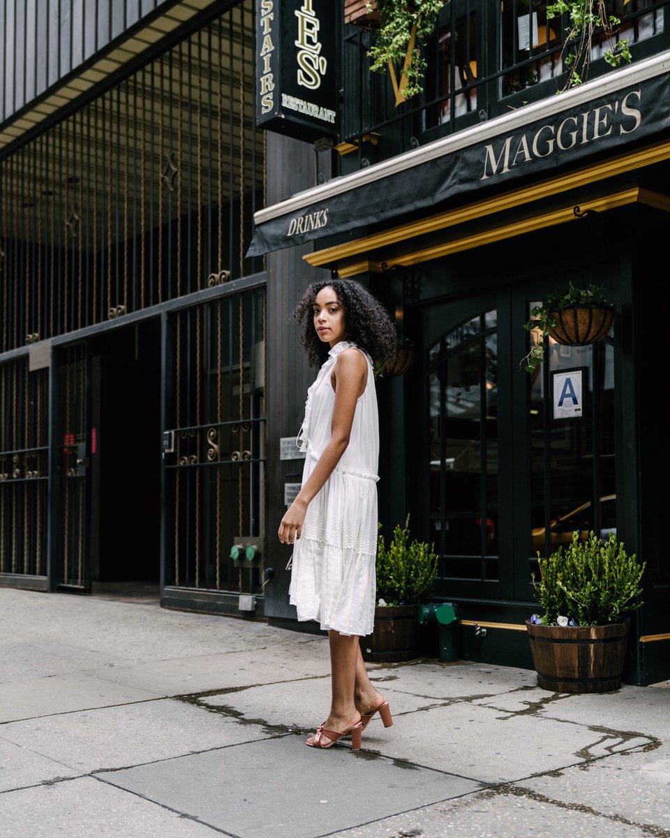 BarneysWH's tweet image. From desk to dinner - get a wardrobe that can do both. Click the link to shop: bit.ly/2qFdqo7