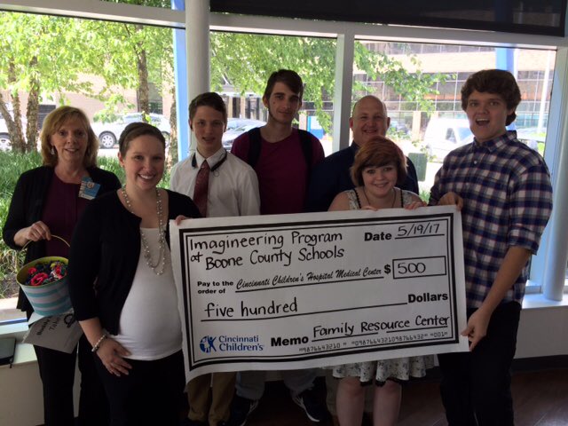MrsSullySci's tweet photo. @BCSImagineering Ss presenting a $500 donation and Buddy Bracelets to @CincyChildrens Family Resource Center! So proud! https://t.co/C08sp8kWBK