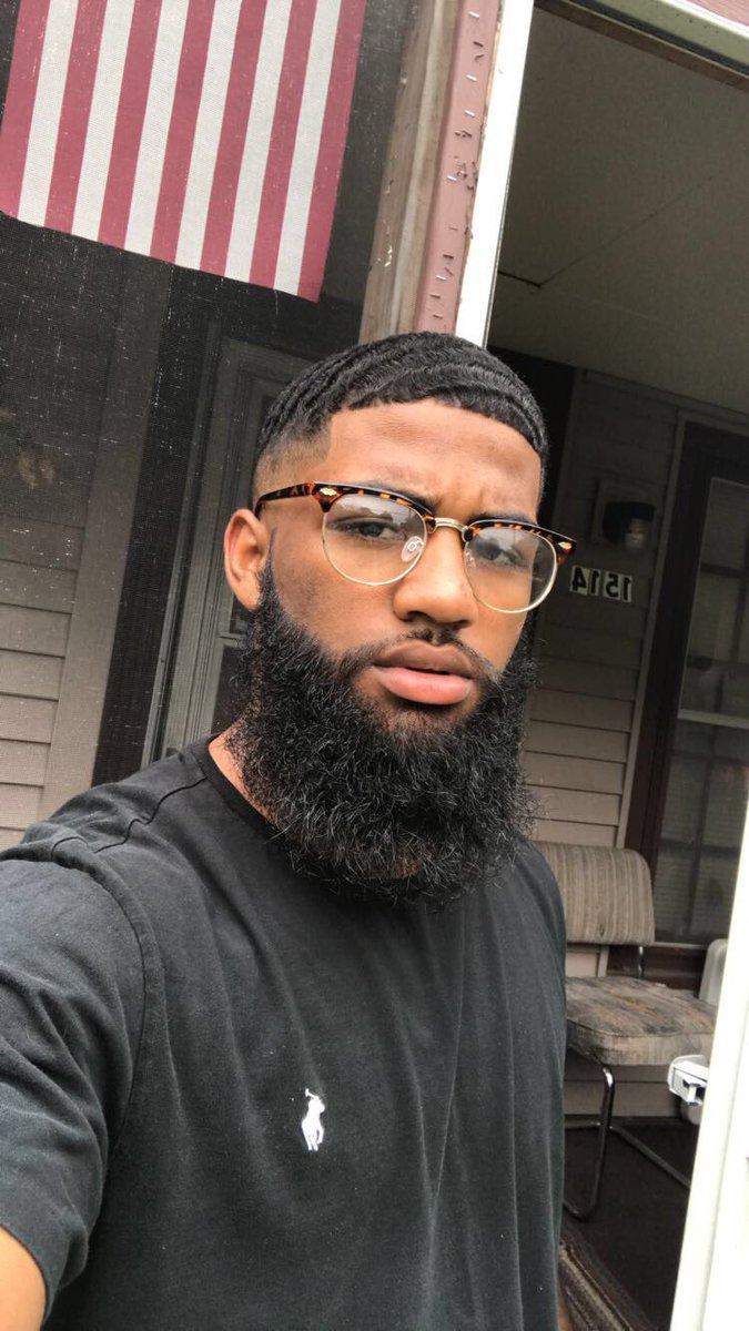 Mr_EveryThing32's tweet photo. #FullBeardFriday https://t.co/DGGcO7Ru1w