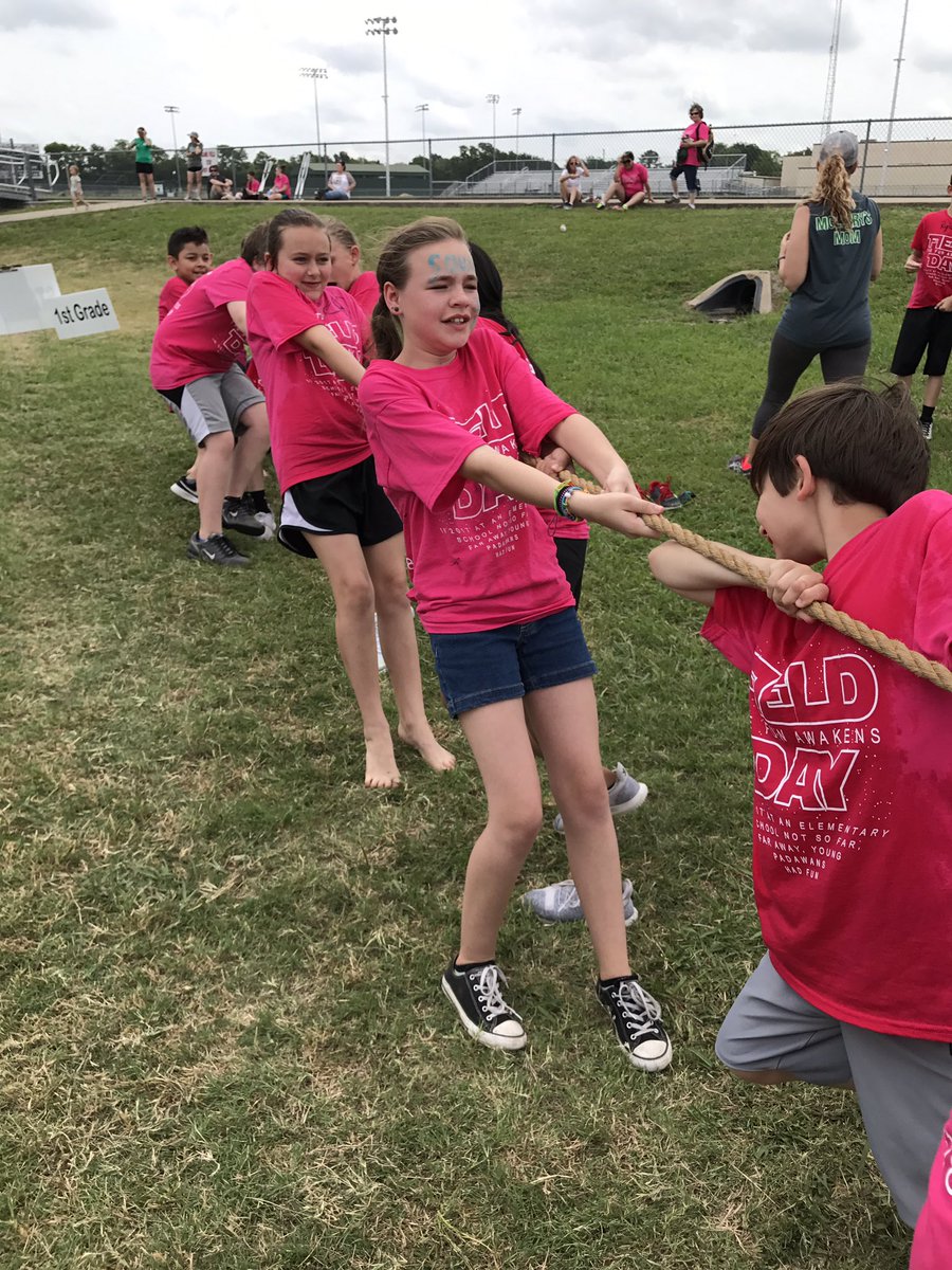 LeeFoxes's tweet photo. Afternoon of fun! Lee Field Day 2017 @LeeElementary1 @CaddoMillsISD https://t.co/RYCSVGHQMI