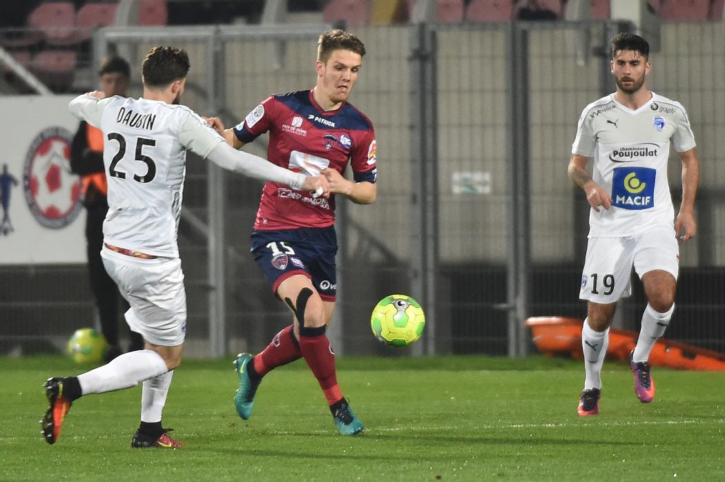 LaMontagne_TDS's tweet photo. Foot / @ClermontFoot - @VAFC : les compos #foot #Ligue2 #CF63VAFC
https://t.co/lxZ0VI4QyL https://t.co/VspmYS0pLl