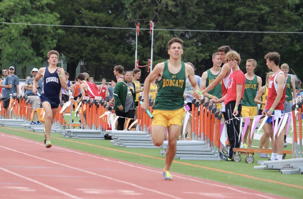 basehorblast's tweet photo. BLHS boys and girls 4x800m relay teams qualify for state. Boys are regional champs! https://t.co/GcAAzfslnt