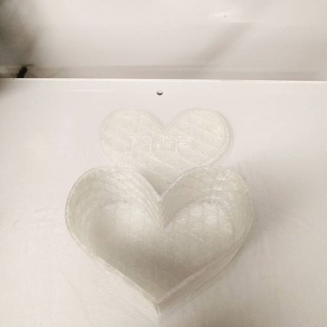 LaneyFabLab's tweet image. Laney FabLab  #3dprint heart shaped box made on the #typeamachines in the #laneyfablab #laneycollege