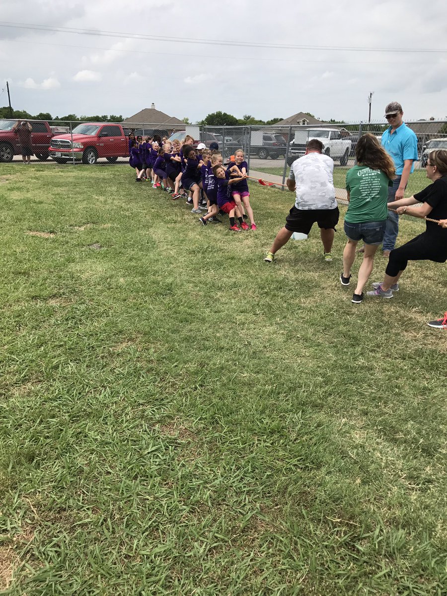 LeeFoxes's tweet photo. Afternoon of fun! Lee Field Day 2017 @LeeElementary1 @CaddoMillsISD https://t.co/GhjsSHAsej