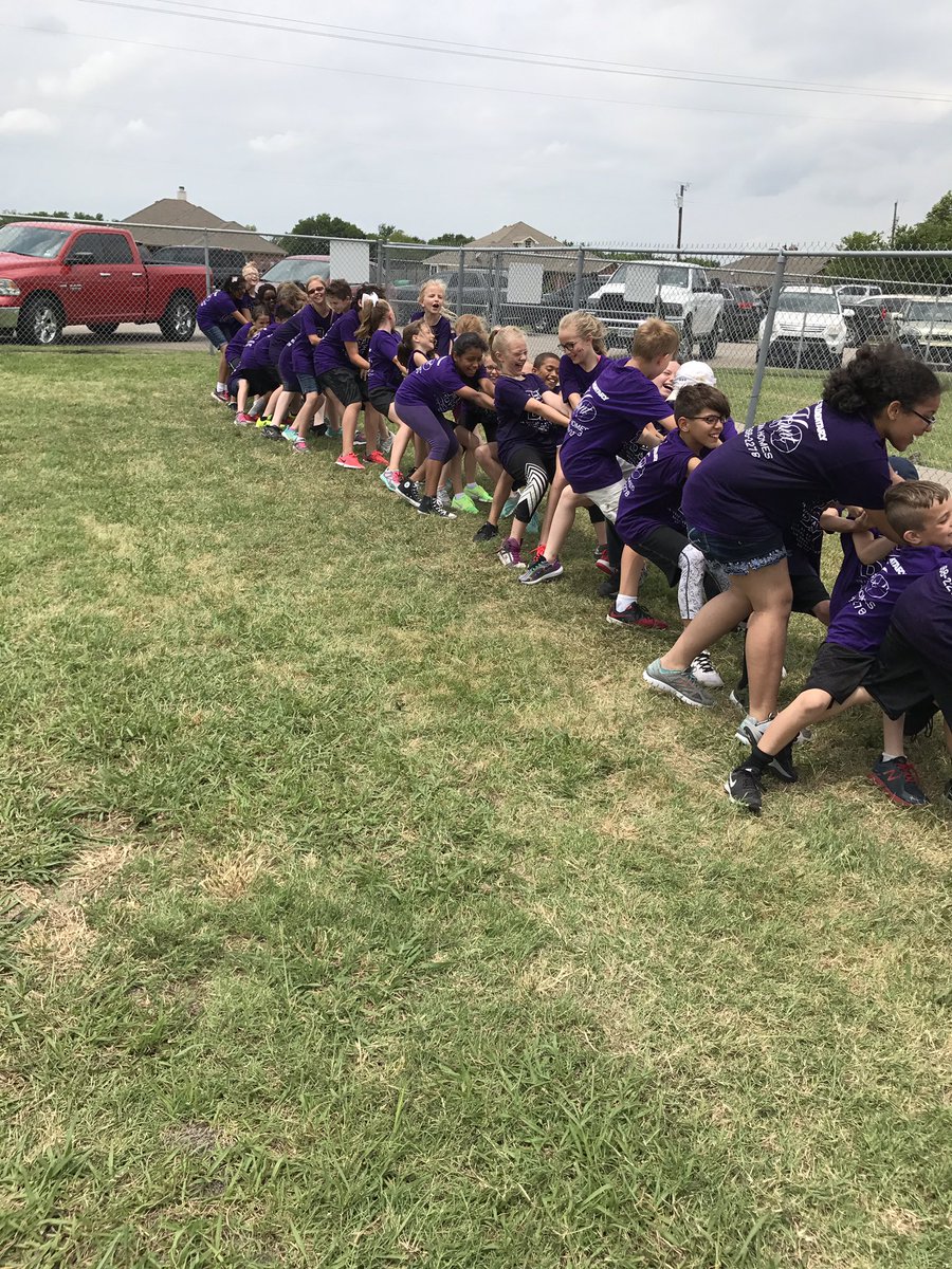 LeeFoxes's tweet photo. Afternoon of fun! Lee Field Day 2017 @LeeElementary1 @CaddoMillsISD https://t.co/GhjsSHAsej