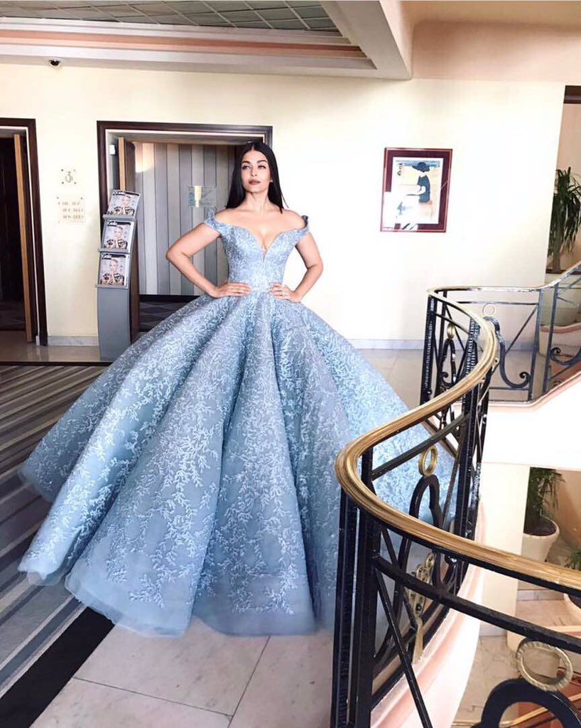 Sonam Kapoor in Vera Wang and Aishwarya Rai in Michael Cinco gown | Cannes  2018: Aishwarya, Sonam, Deepika and other Bollywood Beauties at Their  Fashionable Best | Latest Photos, Images & Galleries | LatestLY.com