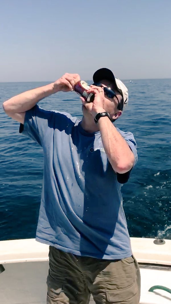 shannonmurphy07's tweet photo. happy bday dad 🎈 no better way to celebrate than shotgunning beers deep sea fishing (you still got it!!!) https://t.co/mrRI4if4xn
