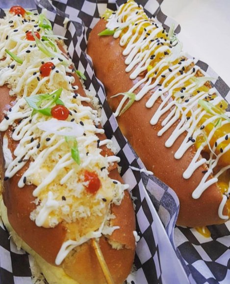PegCityGrub's tweet photo. It's here! The 2017 #Winnipeg Food Truck Guide is live. Find detailed listings of nearly 50 food trucks in the city! https://t.co/nYq7TjUbp8 https://t.co/AjPXulXPzt