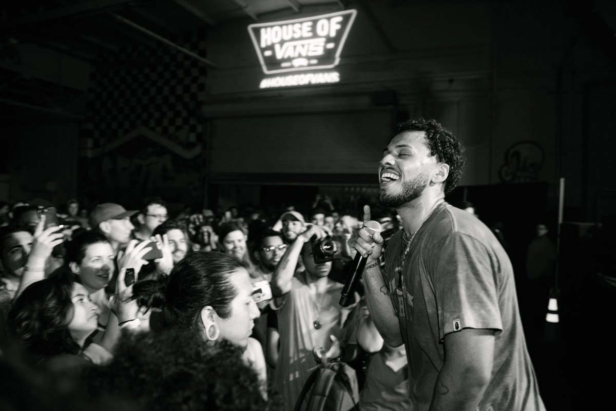 Vans's tweet photo. Last night in Brooklyn: @joeypurps quickly becoming a household name at #HouseOfVans. More photos: https://t.co/2fORJowC5z https://t.co/MV8gZCal5Z