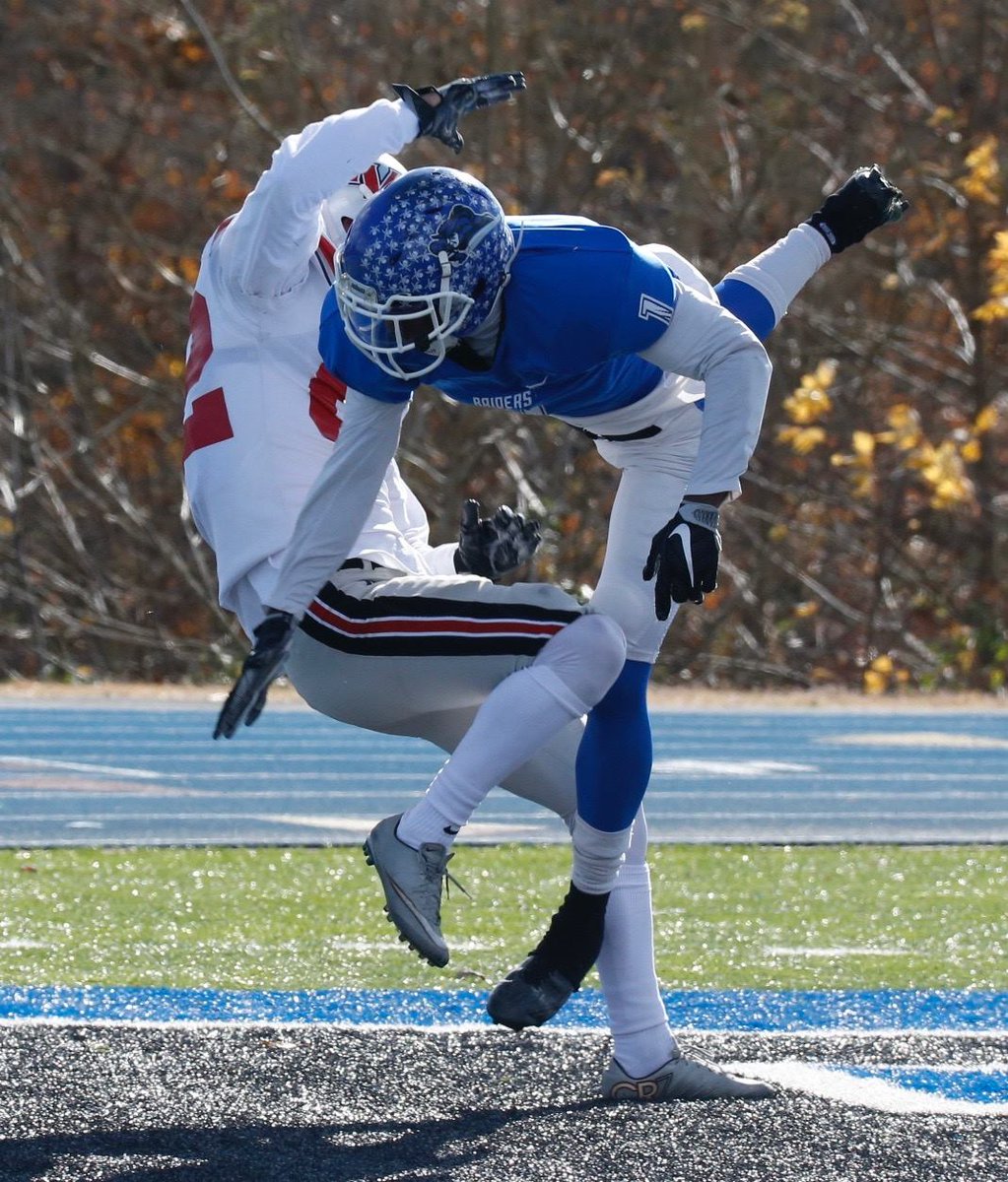 RoadTripSports's tweet photo. #CollegeFootballAmerica #2016Gallery 56: #GrandView at #LindseyWilson #LWCFB #BlueRaid #RedRising #NAIAFootball https://t.co/R7OMznSvXX https://t.co/Oxadjkn8Yg