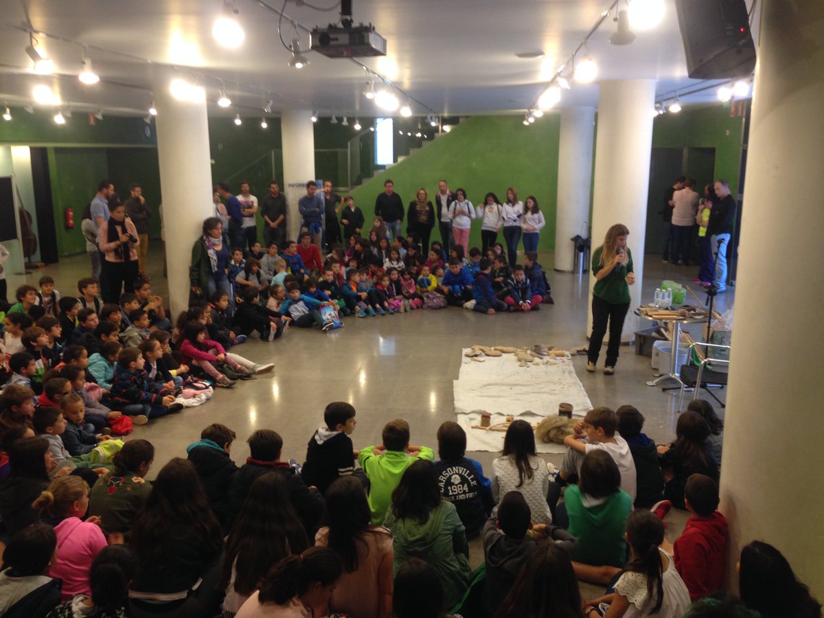 #tribuatapuerca #fatapueca celebrando el #dim2017 en el Museo de #Arnedo. A tope con la chavalería.