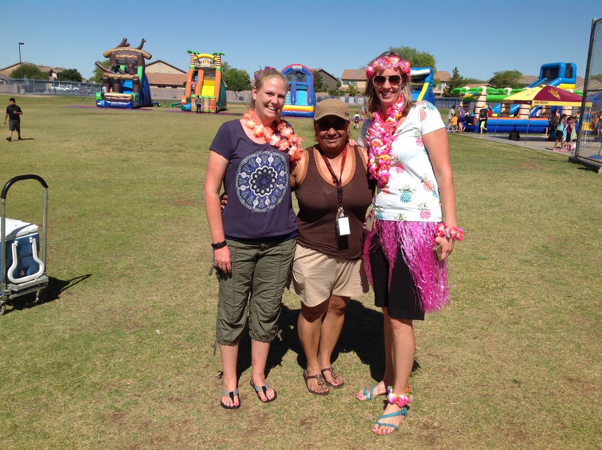 HarmonElemHawks's tweet photo. Happy Hawaiian Day at Harmon!  Last Friday of the 2016-2017 school year! https://t.co/SX5cQOOjm5