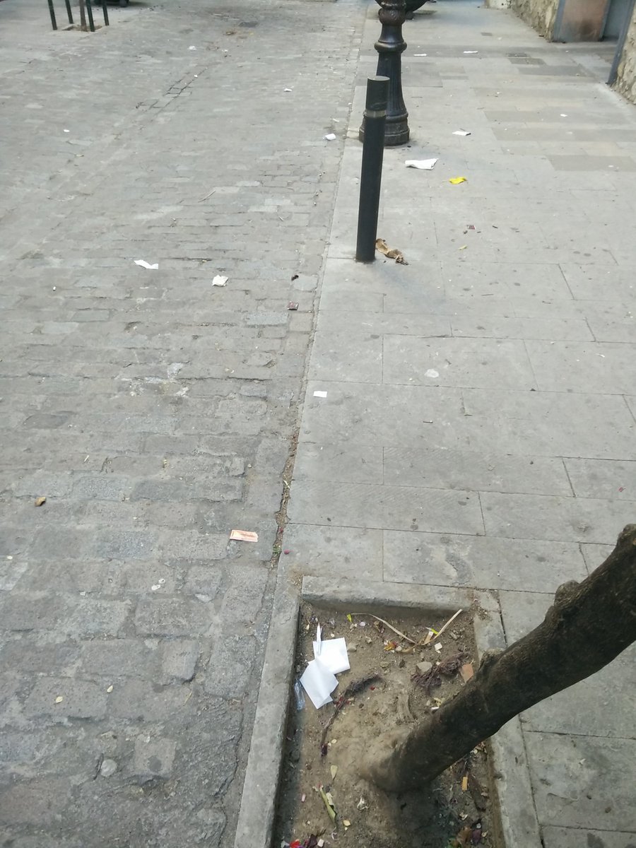 BCNoNeta's tweet photo. 19-05-2017, 19:45 hores La Sagrera, Carrer Monlau - Plaça Masadas @bcn_ajuntament @BCN_Ecologia @empanat https://t.co/YZ5m1vSTDB
