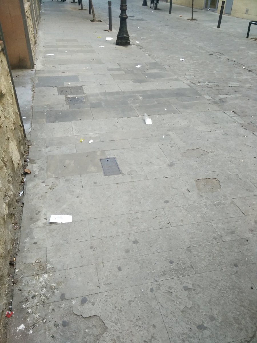BCNoNeta's tweet photo. 19-05-2017, 19:45 hores La Sagrera, Carrer Monlau - Plaça Masadas @bcn_ajuntament @BCN_Ecologia @empanat https://t.co/YZ5m1vSTDB