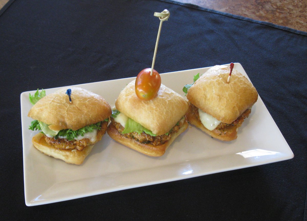 sturgeonvalley's tweet photo. Our new delicious Chorizo Sliders! #sturgeonvalley #svgcc #sliders https://t.co/k73FT4ZPDb