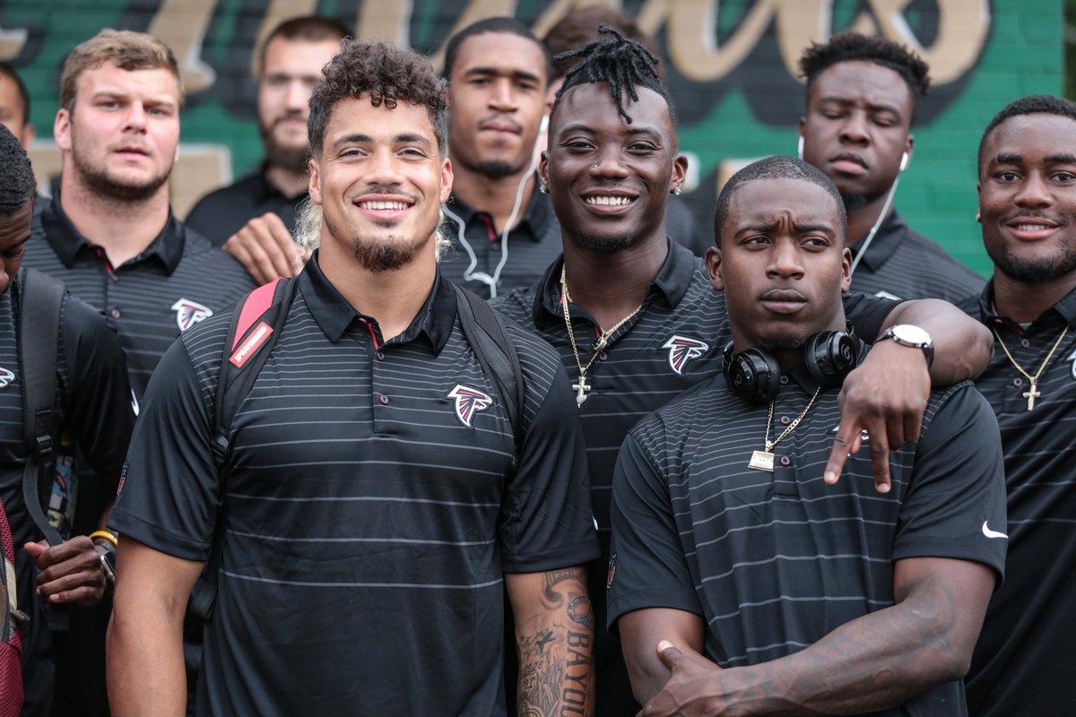 Rookie love! 💯

Our rookie class took a break from working in Flowery Branch to visit downtown ATL this week.

📸 - atlfal.co.nz/2q1wyvi