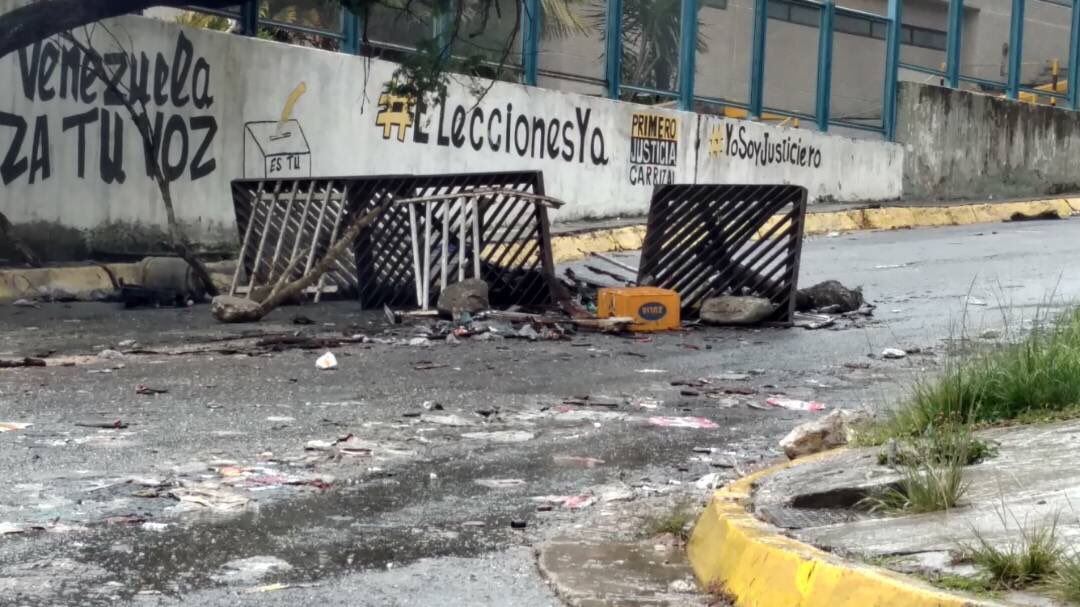 ElNacionalWeb's tweet photo. Así se encuentra Montaña Alta en este momento -2:29 p.m.- hoy #19M 🇻🇪 https://t.co/mmZADChi5L
