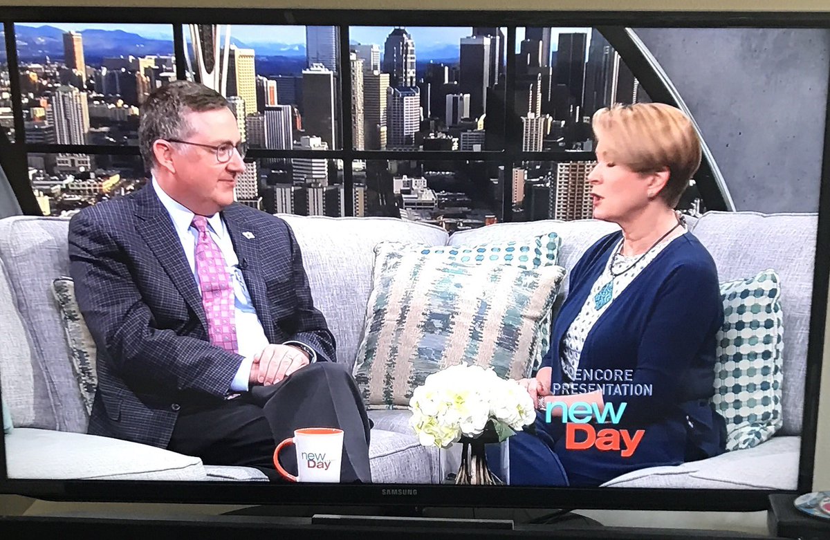 MurrowCollege's tweet photo. Sunny Friday morning watching @WSU_Cougar_Pres and @_MargaretLarson talk #Cougs on @NewDayNW https://t.co/zEg4ontKWA