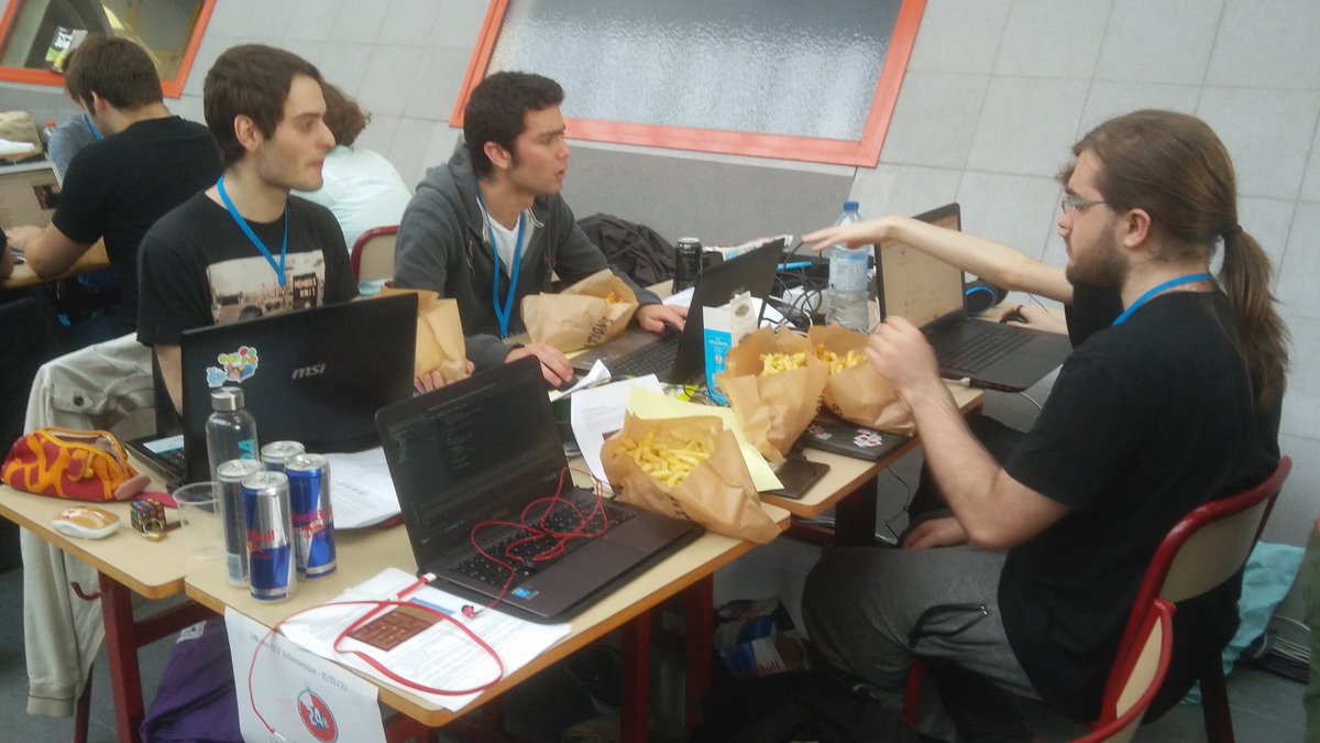 invocateam's tweet photo. Le repas des vainqueurs (enfin bientôt) #24hiutinfo https://t.co/Vxeks9pfVG
